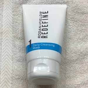 Daily cleansing mask